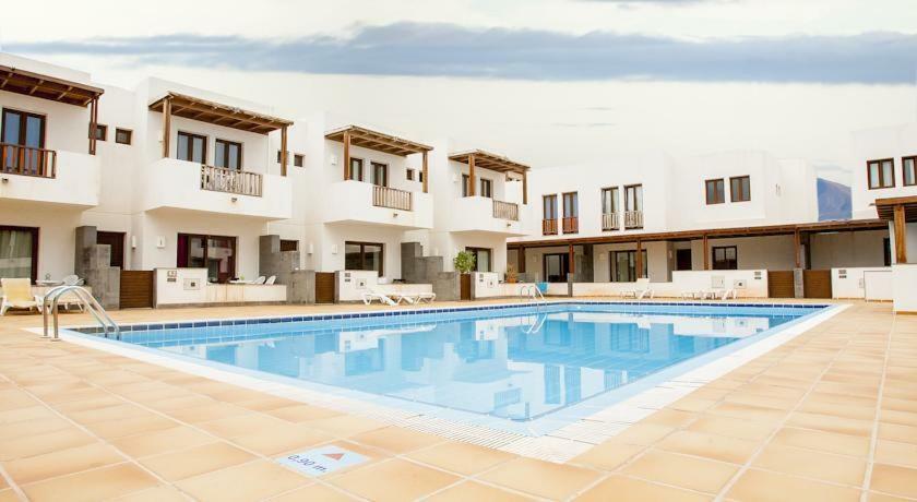 Comfy Duplex In Puerto Calero Apartment Exterior photo